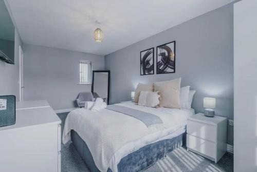 Failsworth House | Charming Manchester 3-Bed House