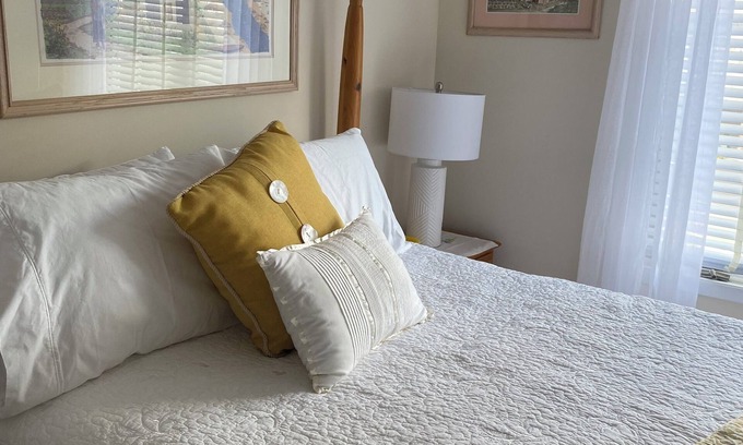 Somers Point Condo | Charming Marina 2-bedroom condo in delightful Somers Point with AC, WiFi