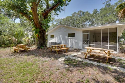 Lakeland House | Charming Mid-Century House - Just Steps to Lake!