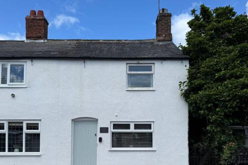 Middlewich House | Charming Middlewich House - Sleeps 4