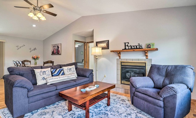 Mills River House | Charming Mills River Home w/Porch & Yard!