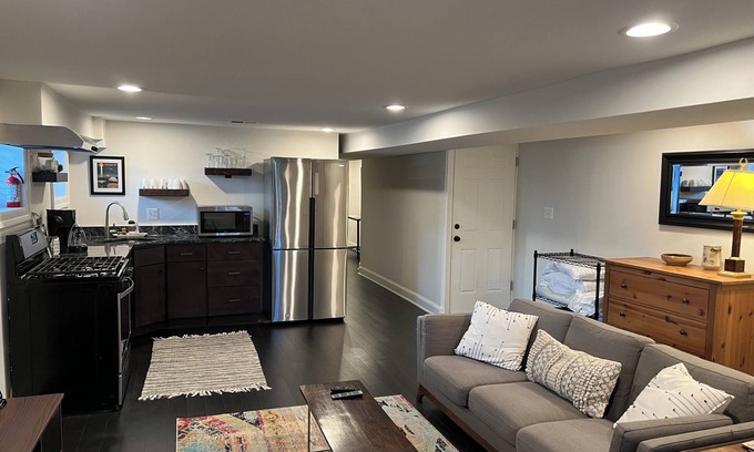 Pleasant Plains Apartment | Charming, modern 1-bedroom apartment in Washington with WiFi, AC