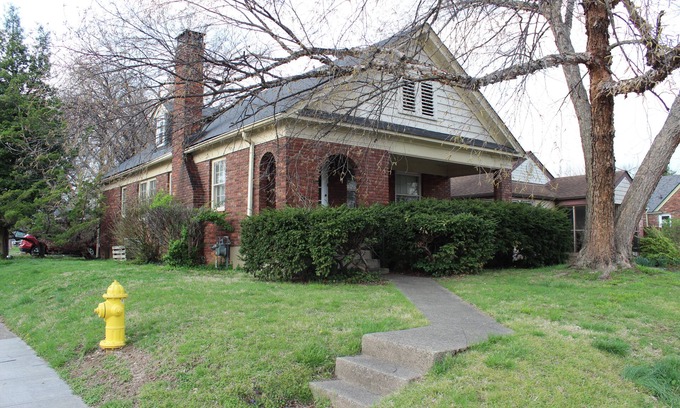 Jeffersonville House | Charming Modern Retreat Near Downtown Jeffersonville & Bob Hedge Park