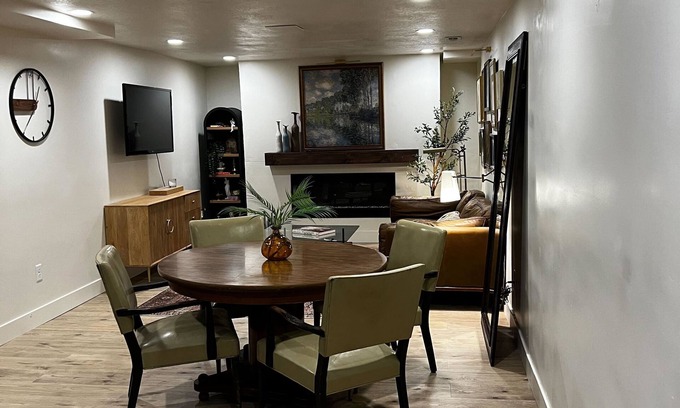 Downtown Salt Lake City House | Charming Modern-Transittional 2-bedroom house with AC, WiFi in perfect SLC