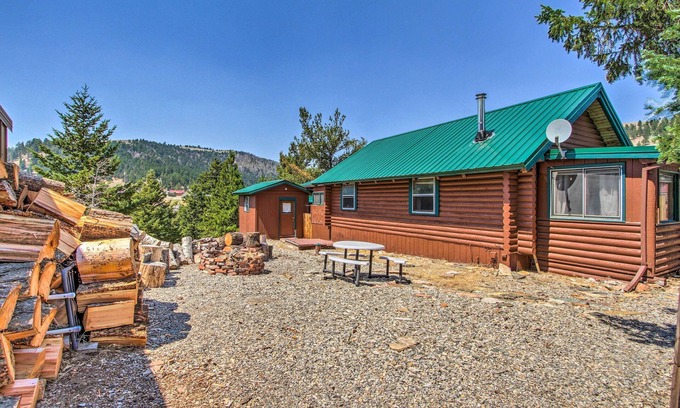 Ringling Cabin | Charming Montana Retreat w/Mountain Views!