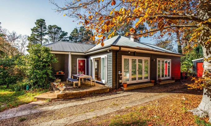 Blackheath Cottage | Charming Mountain Cottage- Pet Friendly