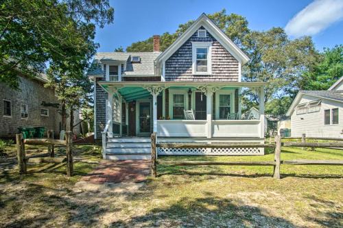 Oak Bluffs House | Charming MV Cottage Walk to Dtwn Oak Bluffs!
