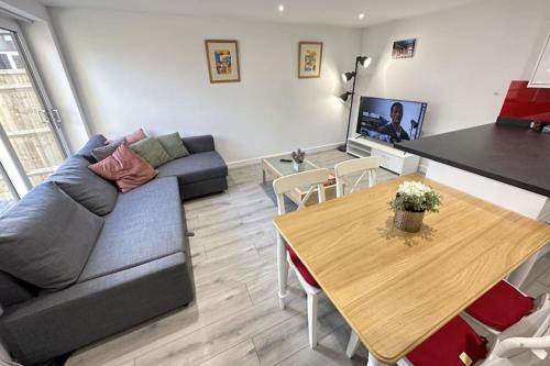 Headington House | Charming New 2BR Detached House-Central Headington- Wi-Fi, Netflix, Top Location