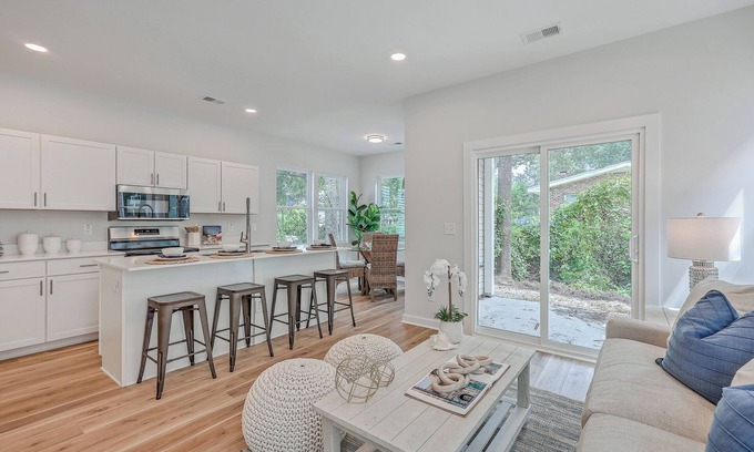Hanahan House | Charming New Build 3 Bedroom in Hanahan! Close to everything!