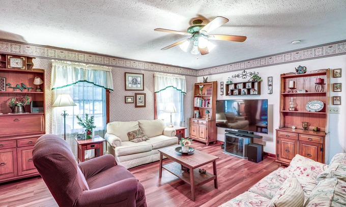 Heath House | Charming Newark Home < 10 Mi to Buckeye Lake