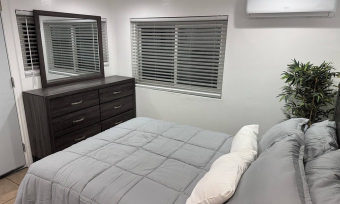 Sylmar House | Charming newly remodeled room in Sylmar with WiFi, AC, private entrance.