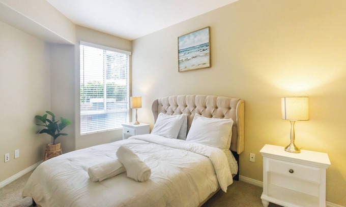 Marina Peninsula Apartment | Charming Oasis by the Beach 1Bed, fitness & Pool in gorgeous Marina del Rey