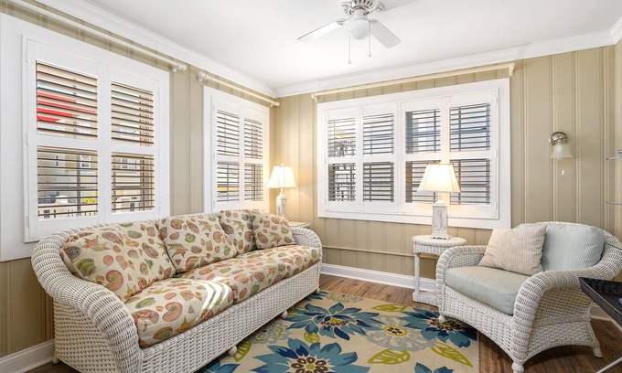 Midtown Ocean City Cottage | Charming Oceanblock Cottage just steps to beach! FREE LINENS