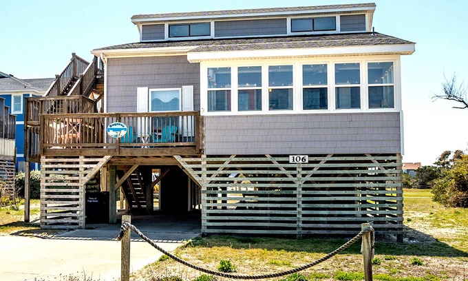 South Nags Head House | Charming OCEANSIDE Cottage Steps from the Beach in South Nags Head