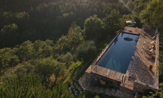 San Venanzo House | Charming old stone house, large infinity pool, Umbria