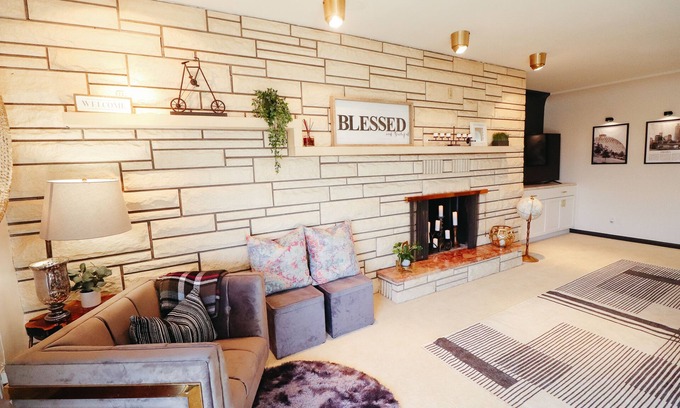 Southeast Omaha House | Charming Omaha Retreat - Near Zoo & Downtown 3 Bedroom Home by RedAwning