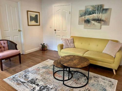 District of North Vancouver House | Charming one bedroom suit