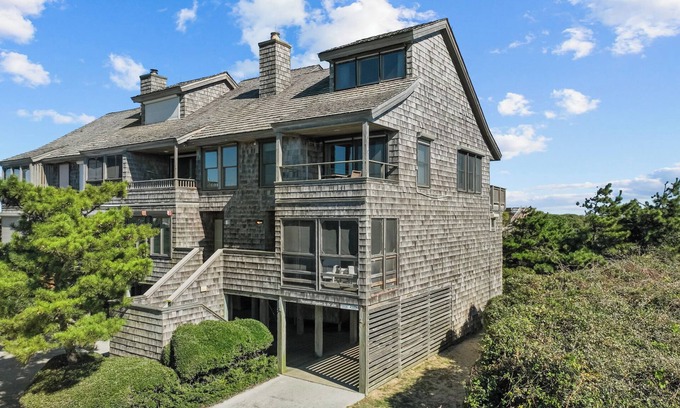 Duck House | Charming Outer Banks townhome located in Sanderling with unmatched panoramic views