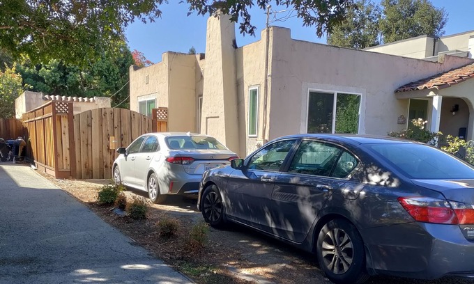 College Terrace Apartment | Charming Palo Alto Home Next to Stanford
