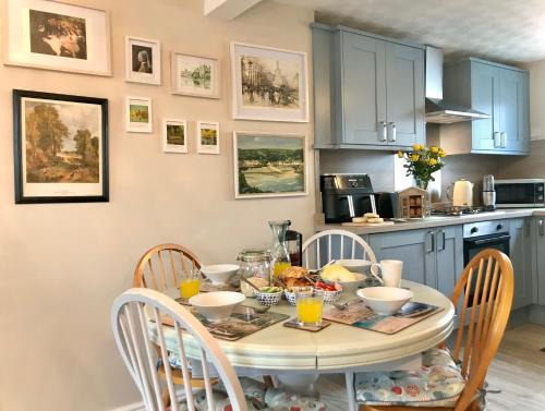 Pembroke House | Charming Pembroke Townhouse