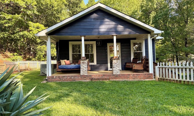 Greenville - Spartanburg House | Charming pet-friendly Greenville house with mountain setting and fenced yard