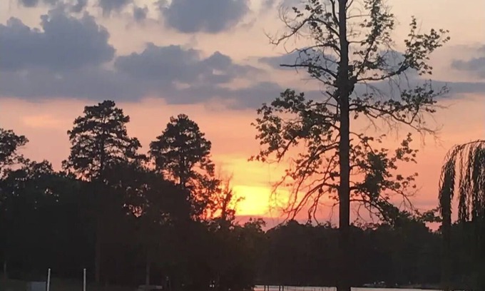 Leesville House | Charming Pet-Friendly lake home in quiet cove