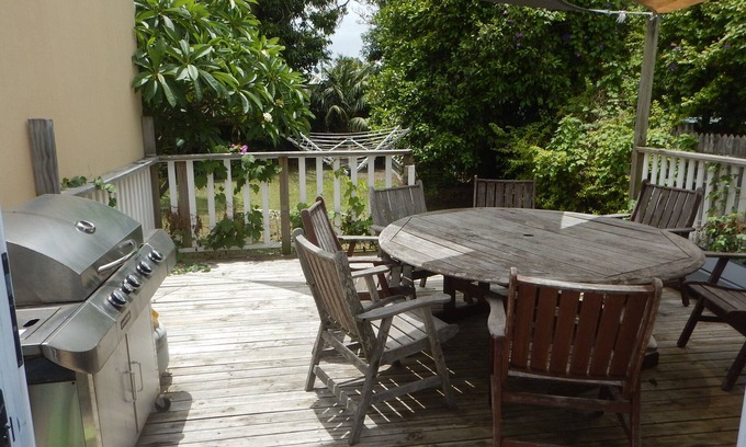 Wynnum House | Charming, Private 3-Bedroom Cottage By The Bay
