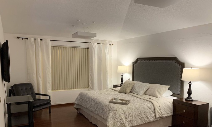 Jurica House | Charming & Quiet Home in Jurica | Garden and BBQ!!