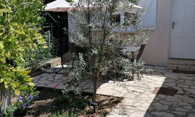 Reynes House | Charming Quiet House in Reynes Close to Les Cures and the Côte Vermeille
