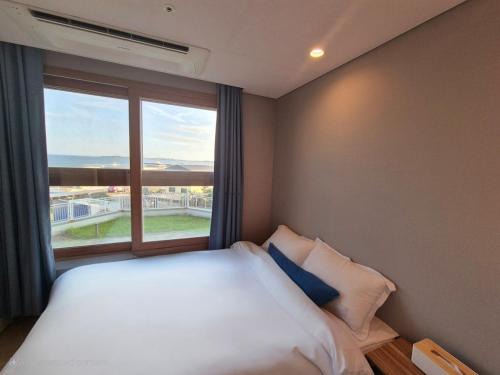 Seongsan Apartment | Charming & Relaxing Stay