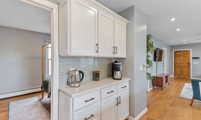West Haven Apartment | Charming Remodeled Apartment - Walk to Beach, Near Yale-UNH-VA