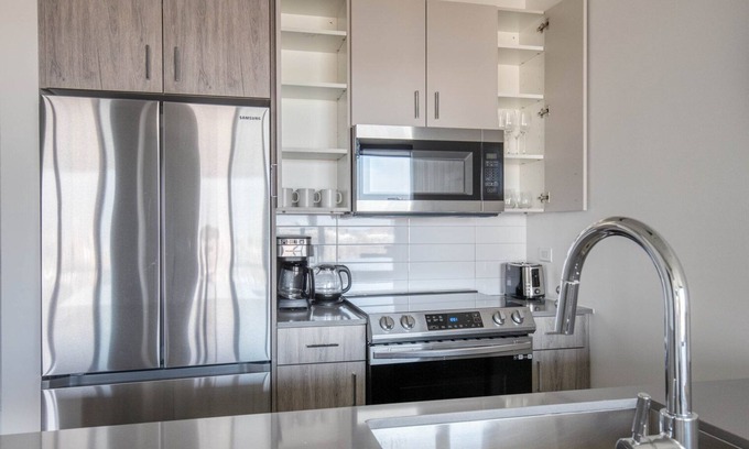 Killgubbin Apartment | Charming River North 1BR w/ Gym, Pool & Fire Pits, by Blueground
