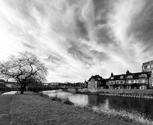 Kendal Apartment | Charming Riverside Apartment with Parking