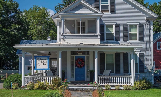 Northfield Bed & Breakfast | Charming room in bed & breakfast in enchanting Northfield with WiFi