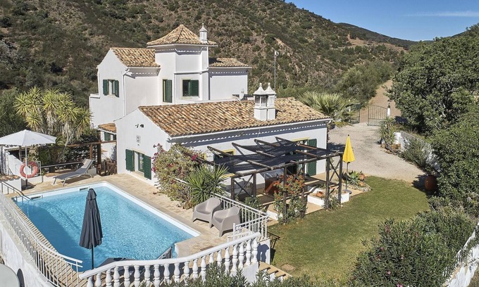 Fonte do Bispo Villa | Charming Rural Retreat, A/C, Private Pool & Beautiful Views - 11km from the Coastal Town of Tavira!