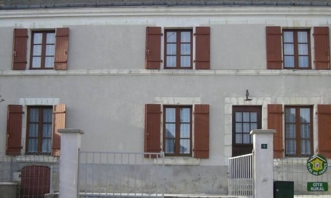 Gehee Cottage | Charming Rustic House Near Beauval Zoo with Garden, Games Room & Parking