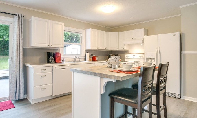 Sanford House | Charming Sanford Hideaway Home w/Large Yard
