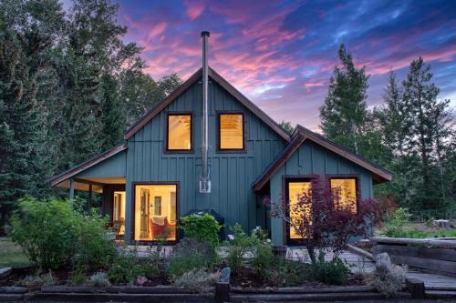Hailey House | Charming Scandinavian Modern Riverfront Fishhouse