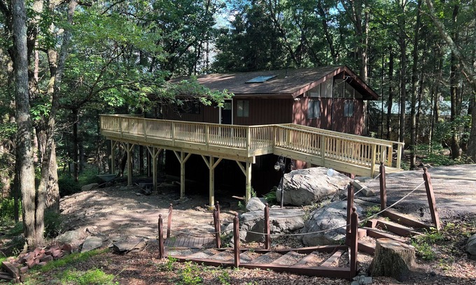 Hawley House | Charming short-term rental for a getaway in Hamlock Farms, PA.