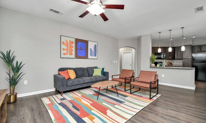 Missouri City Apartment | Charming Sienna 2/2 Apt, w/WD & private garage