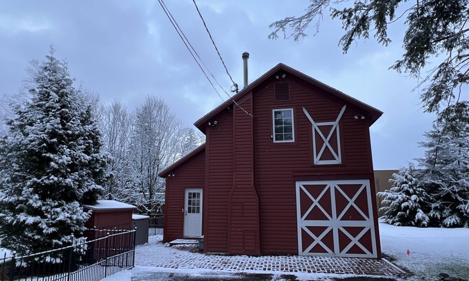 Ellicottville Ski Chalet | Charming Ski Chalet in Town only 5 Minutes from 2 Ski Hills!