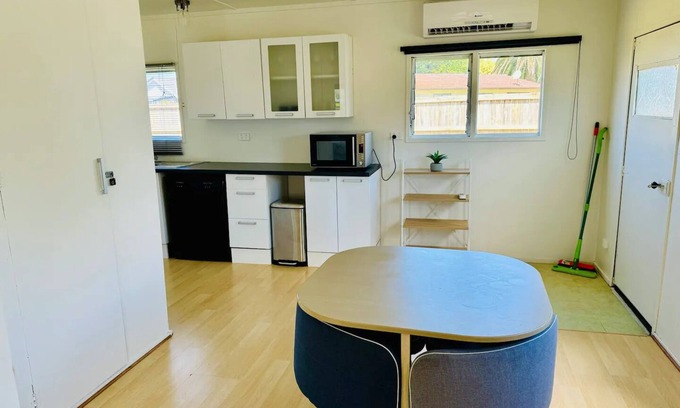 Whitianga Cabin | Charming Sleepout: Spa Pool, Pets Welcome, Scooters & Family Friendly