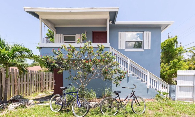 Southside House | Charming SoSo Apartment: Walk to Intracoastal