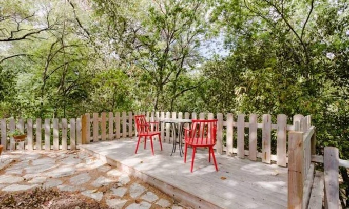 East Congress House | Charming South Congress Home 2/2