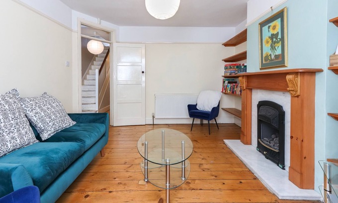 Southville House | Charming Southville House with Garden