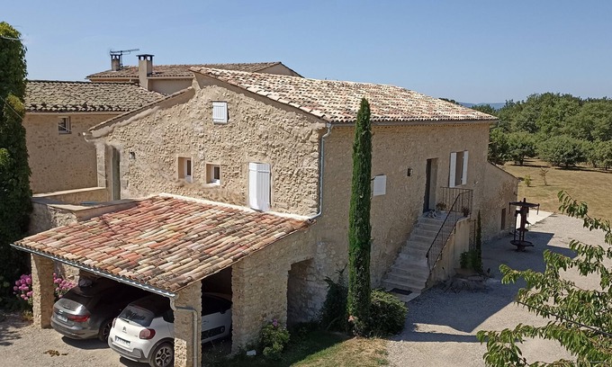 Forcalquier House | Charming, spacious gîte in the heart of nature, ideal for family vacations.