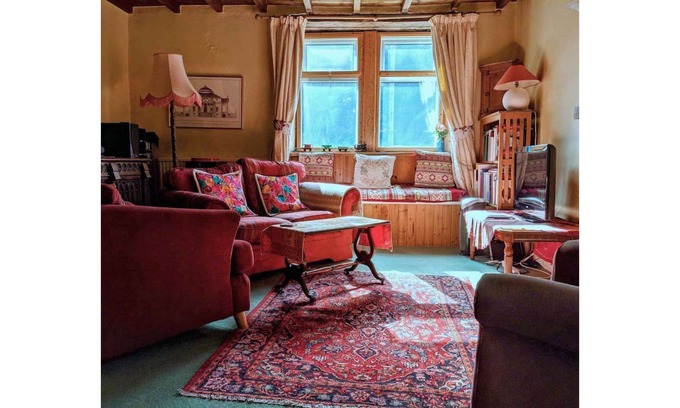 Honley House | Charming Spacious House In Holmfirth