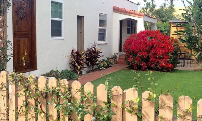 Kensington Villa | Charming Spanish Casa Mayor