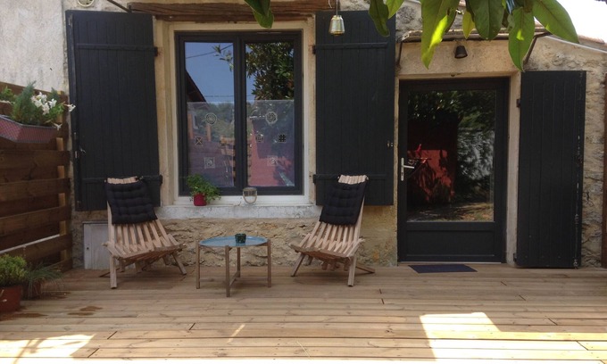 Saint-Laurent-de-Medoc Apartment | charming studio in the heart of the medoc