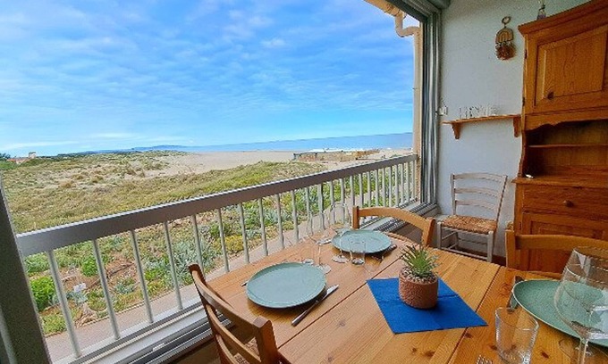 Marseillan Apartment | Charming Studio Mezzanine for 4, Pets ok, Private Parking